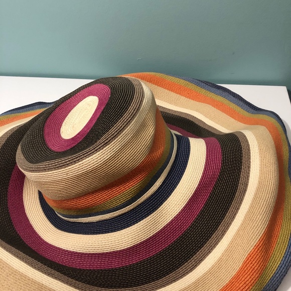 Oversized Floppy Hat - Picture 6 of 8